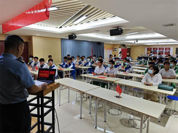 “登峰街双拥共建军地联动·助燃少年强国强军梦”<br>——国防教育进校园宣讲活动
2305260102.png