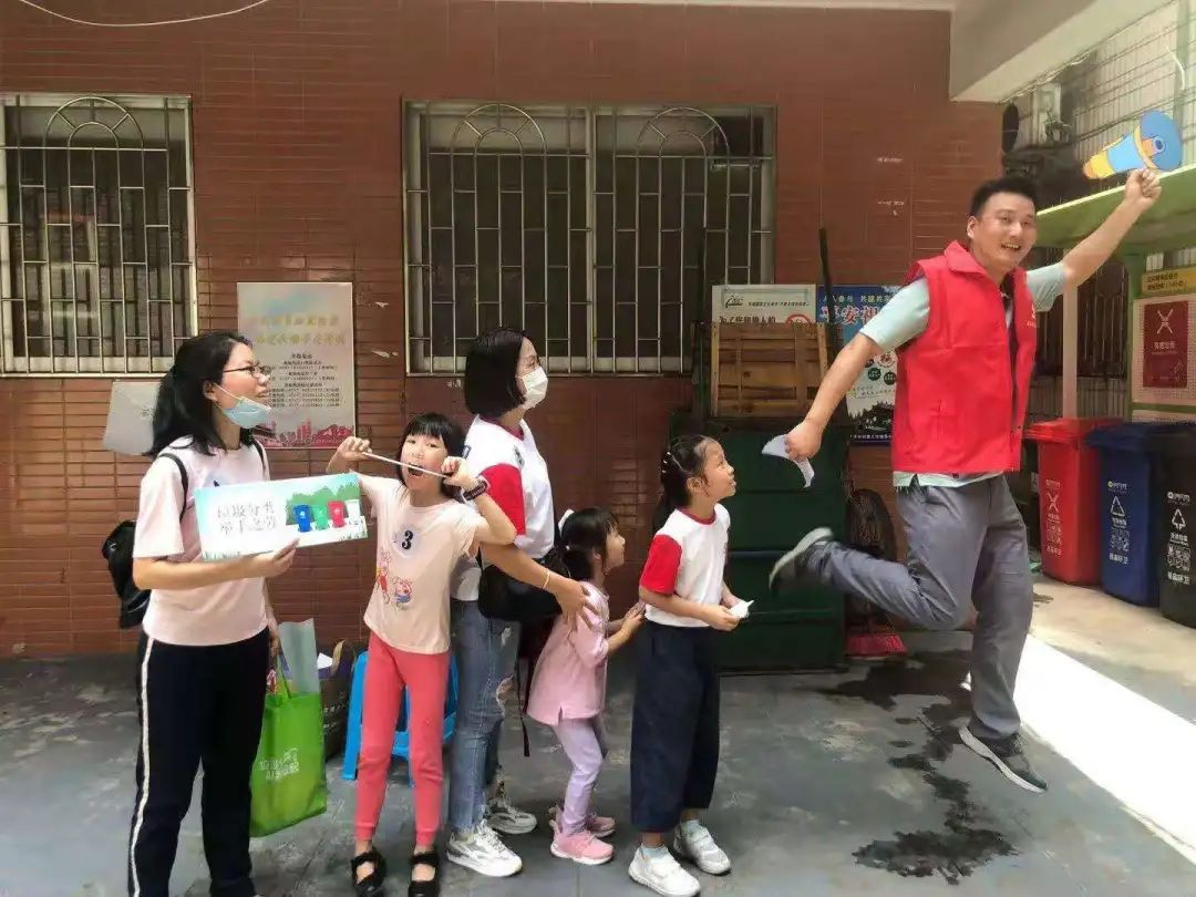 垃圾投放点打卡三连拍2.jpg 图片