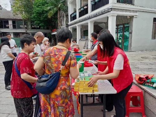 在西关大屋社区举行“林长制宣传月”活动 (2).jpg