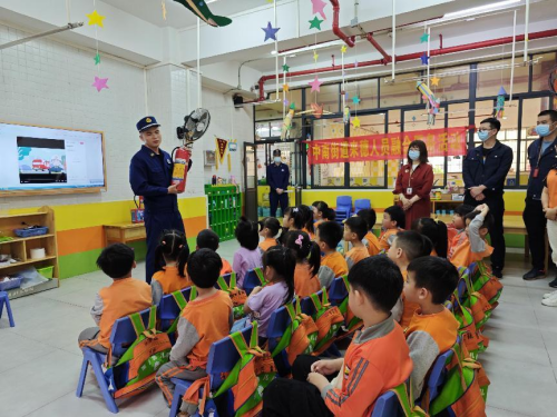 中南街：开展“来穗人员融合活动暨出租屋安全教育从娃娃抓起”活动，助来穗人员子弟健康成长（组图3）.png