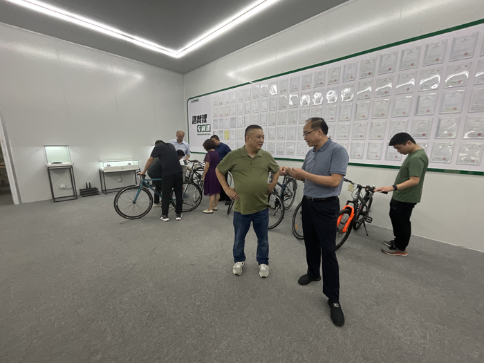 佛山、克拉玛依两市政协考察佛山自行车高企洛梵狄