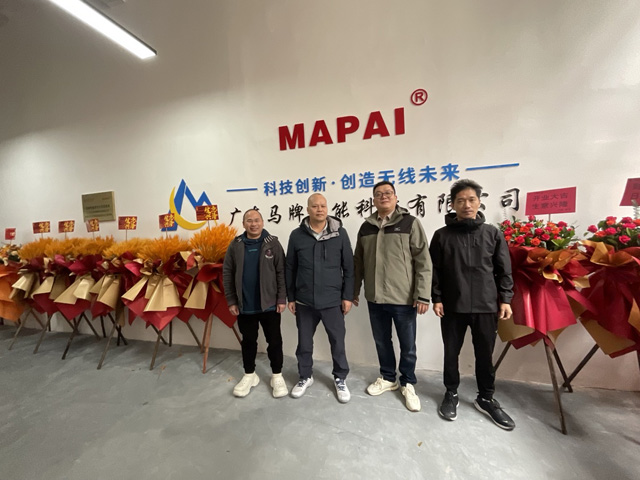 佛山无缝服装装备企业同天津工大纺院共建研究生实践基地